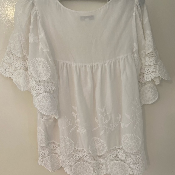 Pretty forever new embroidered blouse - Picture 3 of 7